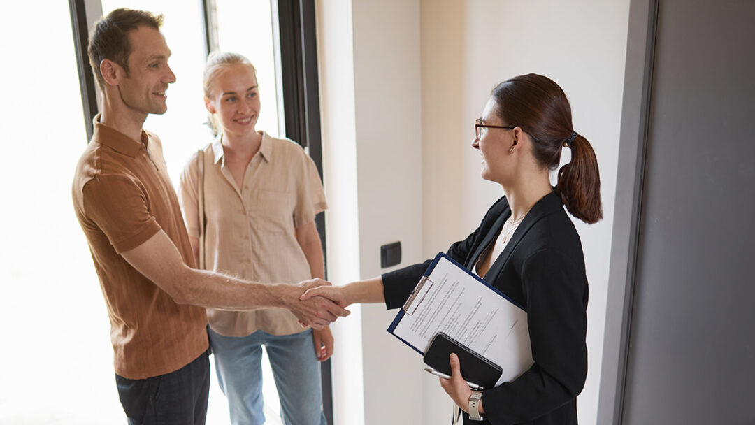 Custom sugar sachets for estate agents: winning clients over coffee