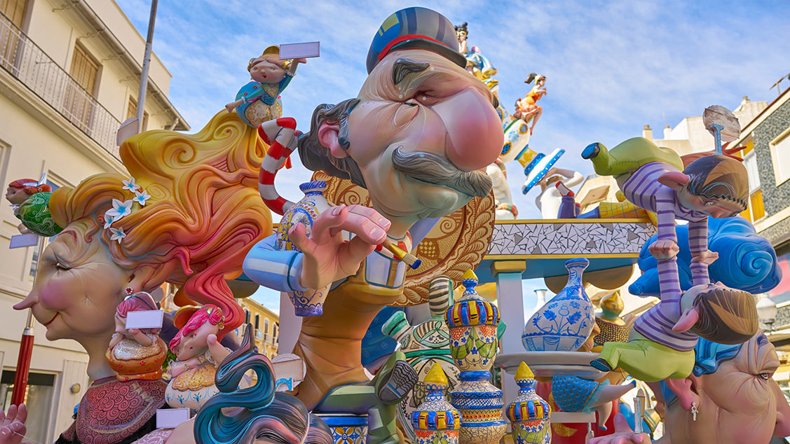 Sobres de azúcar personalizados: tu oferta turística en las manos de +5.000 turistas durante Fallas